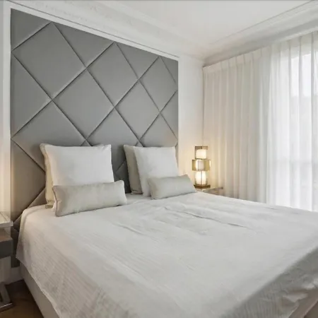 3br Musee Du Louvre Pyramides Apartment Paris